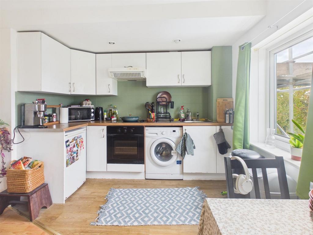 Apartment in Newcastle Upon Tyne - View 5