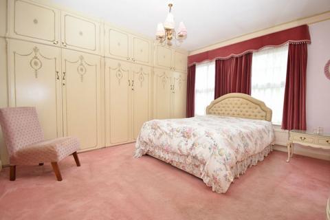 4 bedroom link detached house for sale, Barrow Point Avenue, Pinner Village