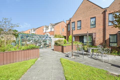 2 bedroom flat for sale, Sturgess Street, Newton-le-Willows, Merseyside, WA12