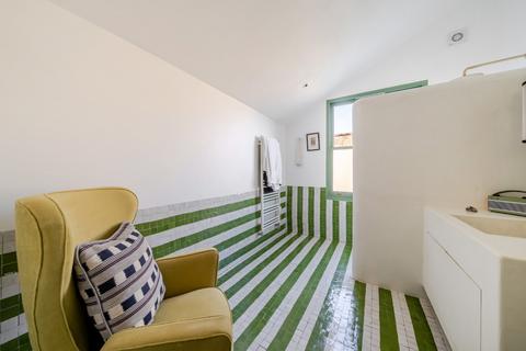 3 bedroom terraced house for sale, Ferndale Road, Brixton, London, SW9