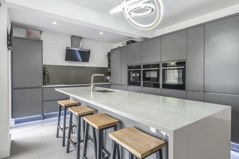 5 bedroom bungalow for sale, Brookside Avenue, Wraysbury, Berkshire, TW19