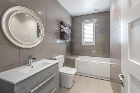 5 bedroom bungalow for sale, Brookside Avenue, Wraysbury, Berkshire, TW19