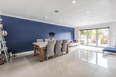 5 bedroom bungalow for sale, Brookside Avenue, Wraysbury, Berkshire, TW19
