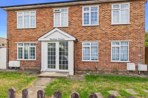 1 bedroom apartment for sale, Kenilworth Road, Ashford, Surrey, TW15