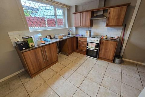 2 bedroom mews for sale, Croftgates Road, Manchester M24