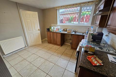 2 bedroom mews for sale, Croftgates Road, Manchester M24