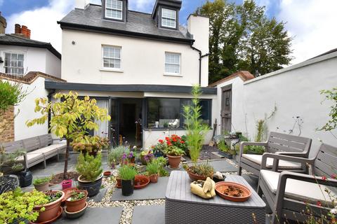 4 bedroom detached house for sale, Wells Park Road, SE26