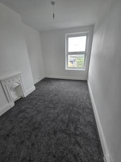 2 bedroom house to rent, Ross Terrace, Leeds, LS13 1BE