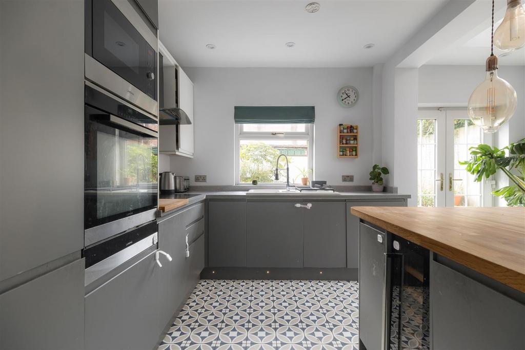 House in Endcliffe Park - View 2