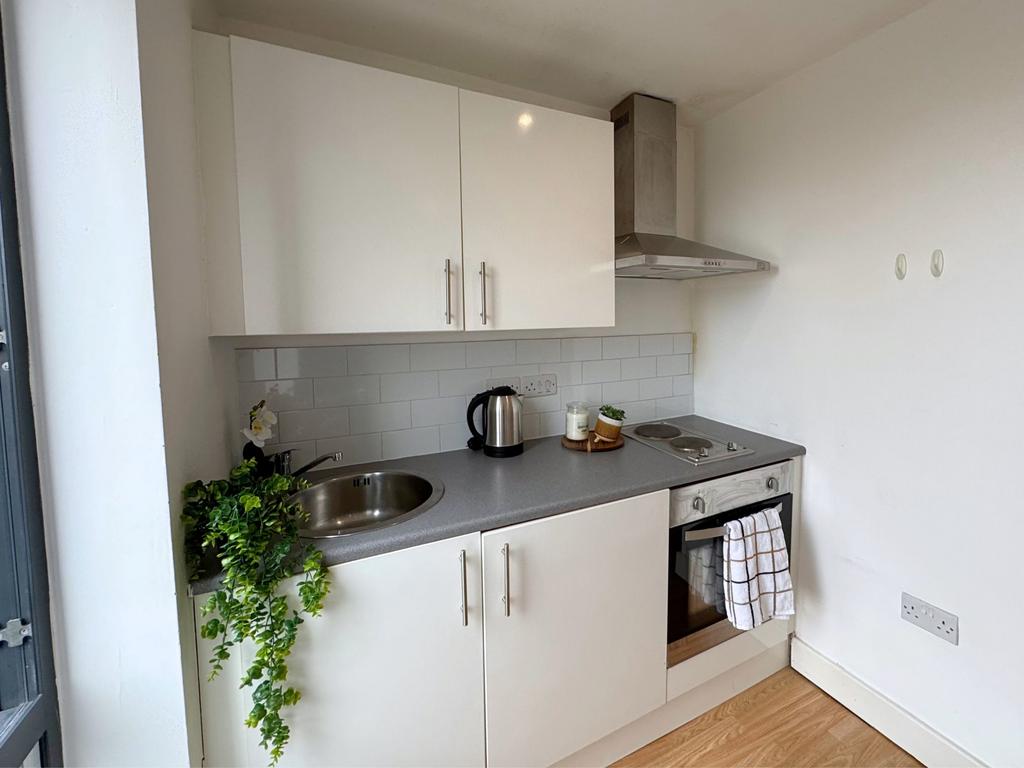 Apartment in Liverpool - View 3