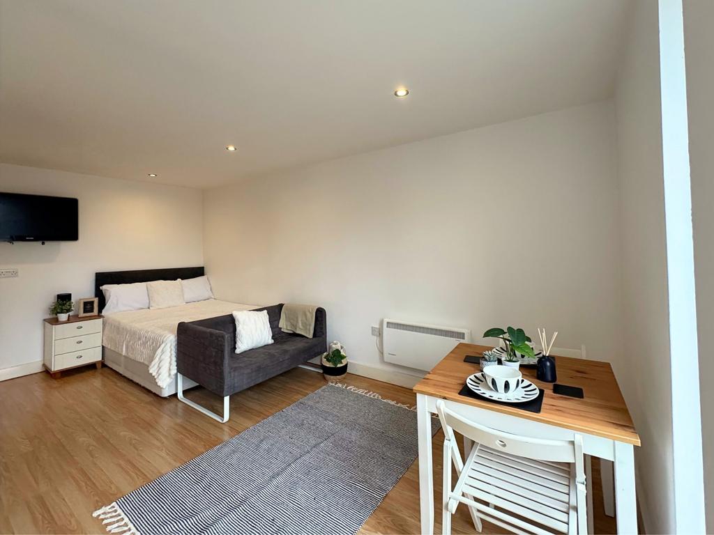 Apartment in Liverpool - View 5
