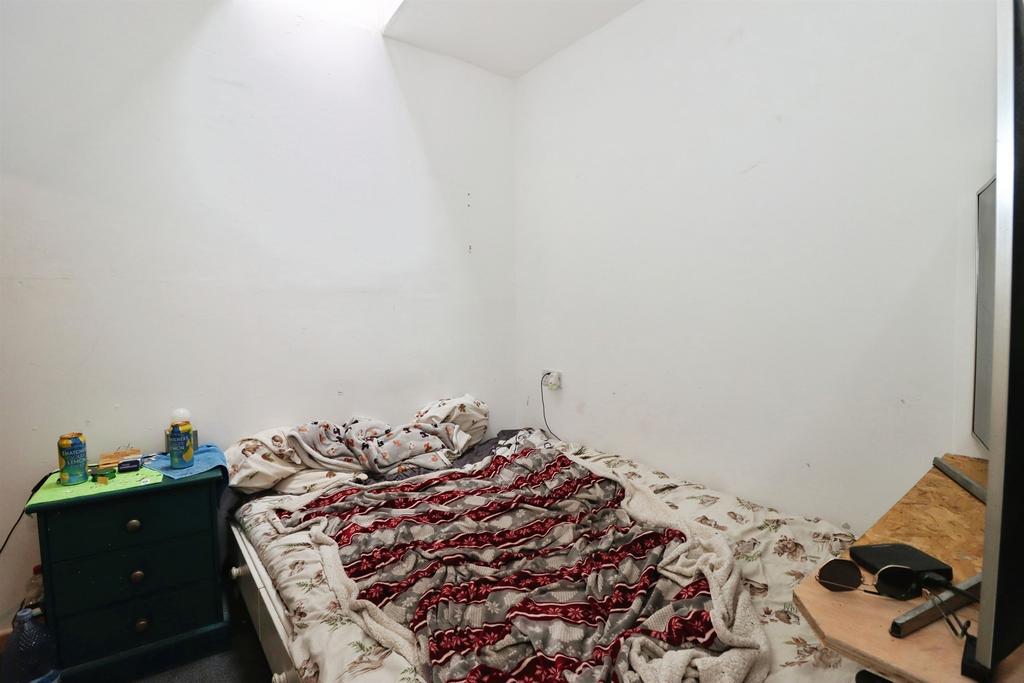 Apartment in BRISTOL - More