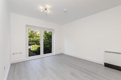 2 bedroom flat for sale, Camp Road, St. Albans