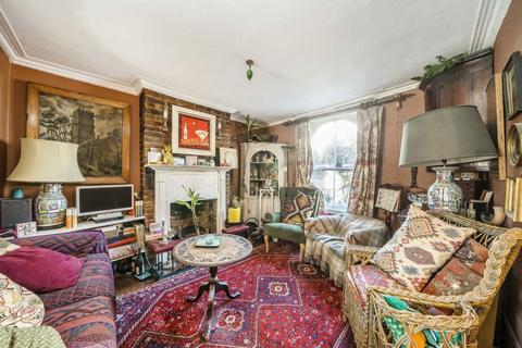 2 bedroom end of terrace house for sale, Leighton Road, London NW5