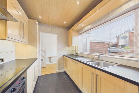 3 bedroom detached house to rent, Lexham Green Close, Buckley CH7