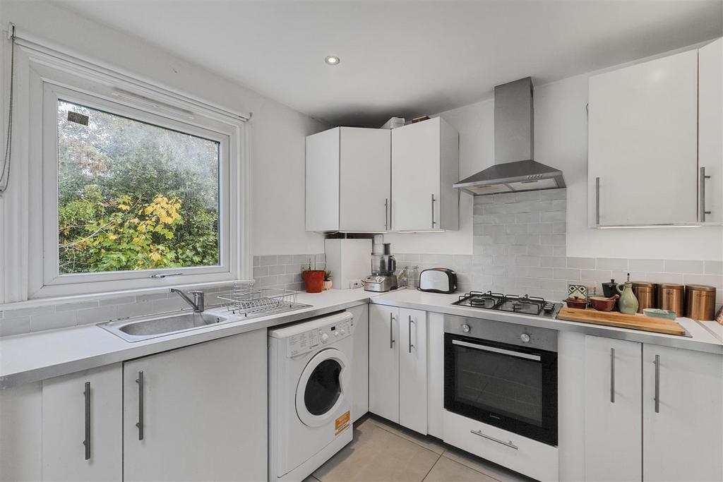 Apartment in London - View 5