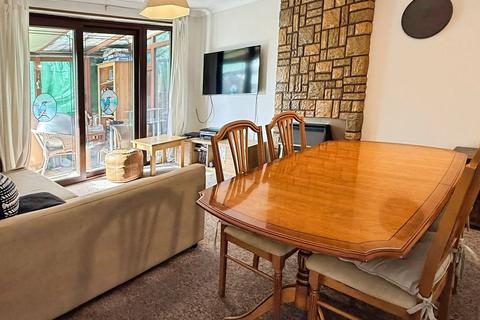 2 bedroom semi-detached bungalow for sale, Avon Close, Oadby, LE2