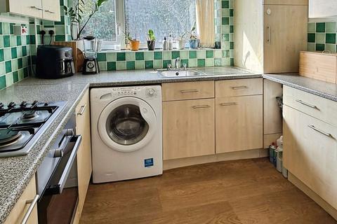 2 bedroom semi-detached bungalow for sale, Avon Close, Oadby, LE2