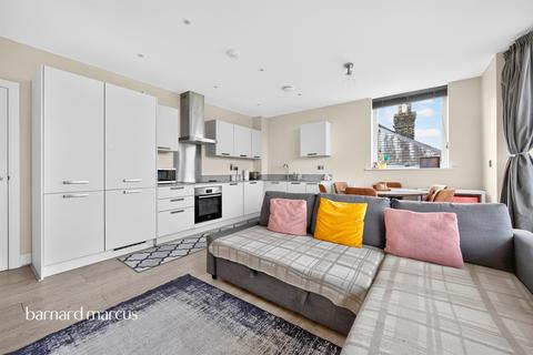 2 bedroom flat for sale, East Street, Epsom