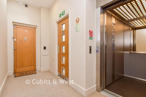 3 bedroom flat for sale, Langley Park Road, Sutton, Surrey