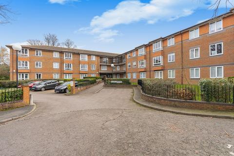 1 bedroom retirement property for sale, Farm Close, Staines-upon-Thames, TW18