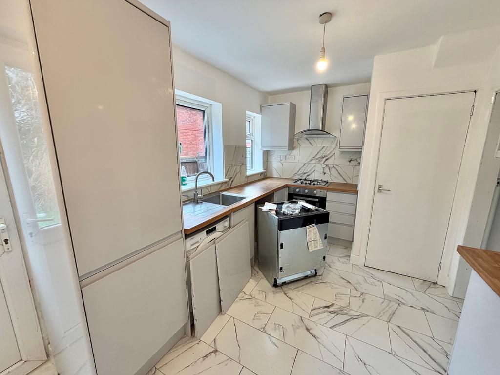 House in NOTTINGHAM - View 4