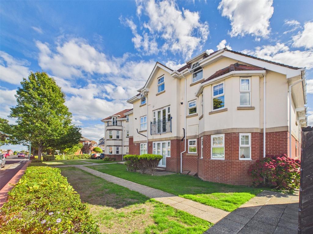 Apartment in Bournemouth - View 3