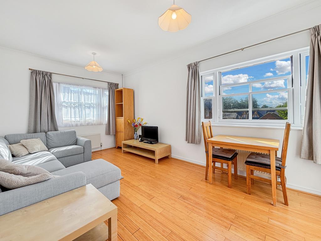 Apartment in Cambridge - View 2