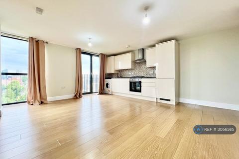 2 bedroom flat to rent, Charter House, Ilford, IG1