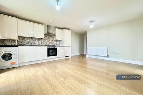 2 bedroom flat to rent, Charter House, Ilford, IG1