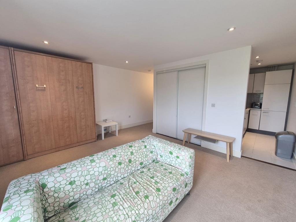 Apartment in Cardiff - View 2