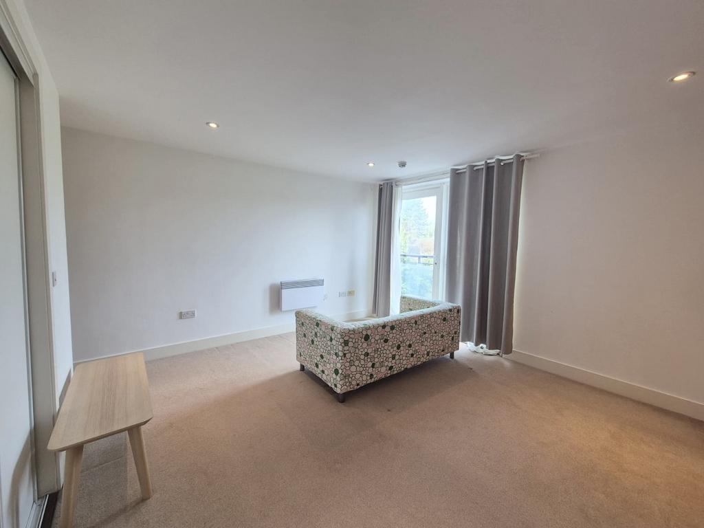 Apartment in Cardiff - View 3