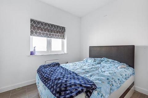 4 bedroom semi-detached house to rent, Diamond Drive, Didcot, OX11
