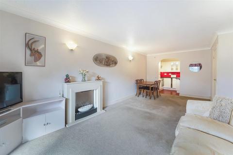 1 bedroom flat for sale, Upper High Street, Epsom KT17