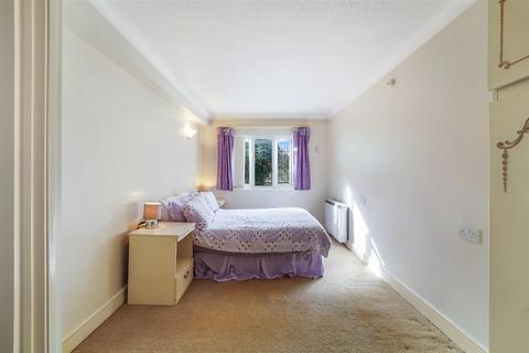 1 bedroom flat for sale, Upper High Street, Epsom KT17