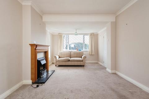2 bedroom bungalow for sale, Vicarage Drive, Dukinfield, Greater Manchester, SK16