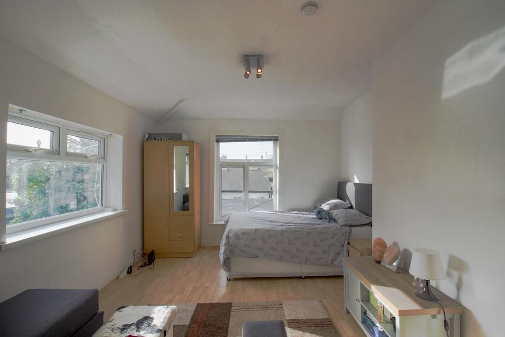 Apartment in Cardiff - View 2