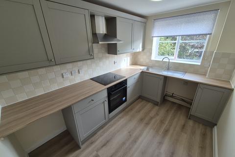 2 bedroom flat to rent, Elbow Street, Cradley Heath, B64