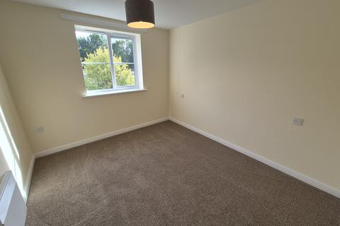 2 bedroom flat to rent, Elbow Street, Cradley Heath, B64