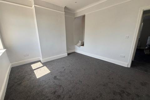2 bedroom terraced house to rent, Hagley Road West, Smethwick