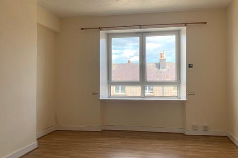 2 bedroom flat to rent, Glenbervie Road, Torry, Aberdeen, AB11