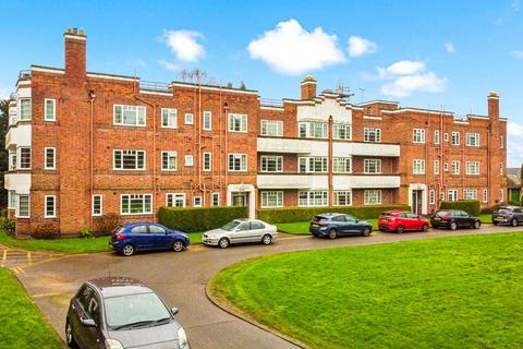 2 bedroom flat for sale, Knighton Court, Knighton, Park Road, Leicester