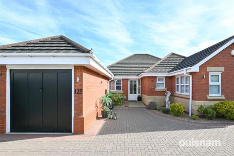 2 bedroom bungalow for sale, Shenstone Valley Road, Halesowen, West Midlands, B62