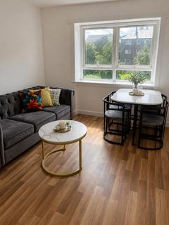 3 bedroom flat for sale