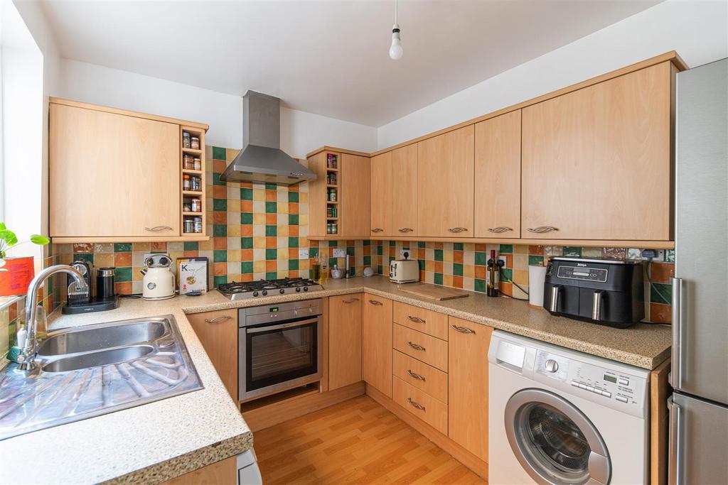 House in Newcastle Upon Tyne - View 5