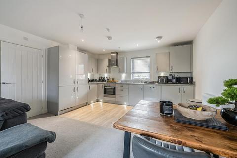 2 bedroom flat for sale, Cashmere Drive, Andover