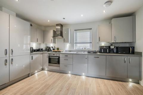 2 bedroom flat for sale, Cashmere Drive, Andover