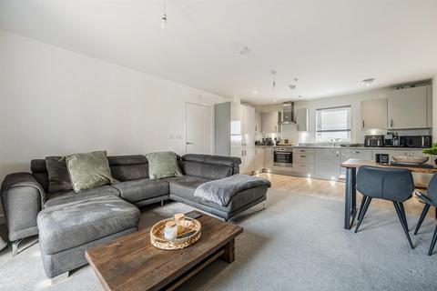 2 bedroom flat for sale, Cashmere Drive, Andover