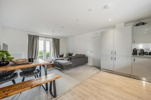 2 bedroom flat for sale, Cashmere Drive, Andover