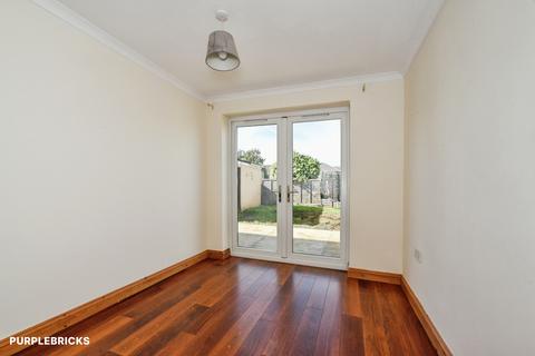 3 bedroom semi-detached house for sale, Kennet Avenue - Greenmeadow, Swindon, SN25